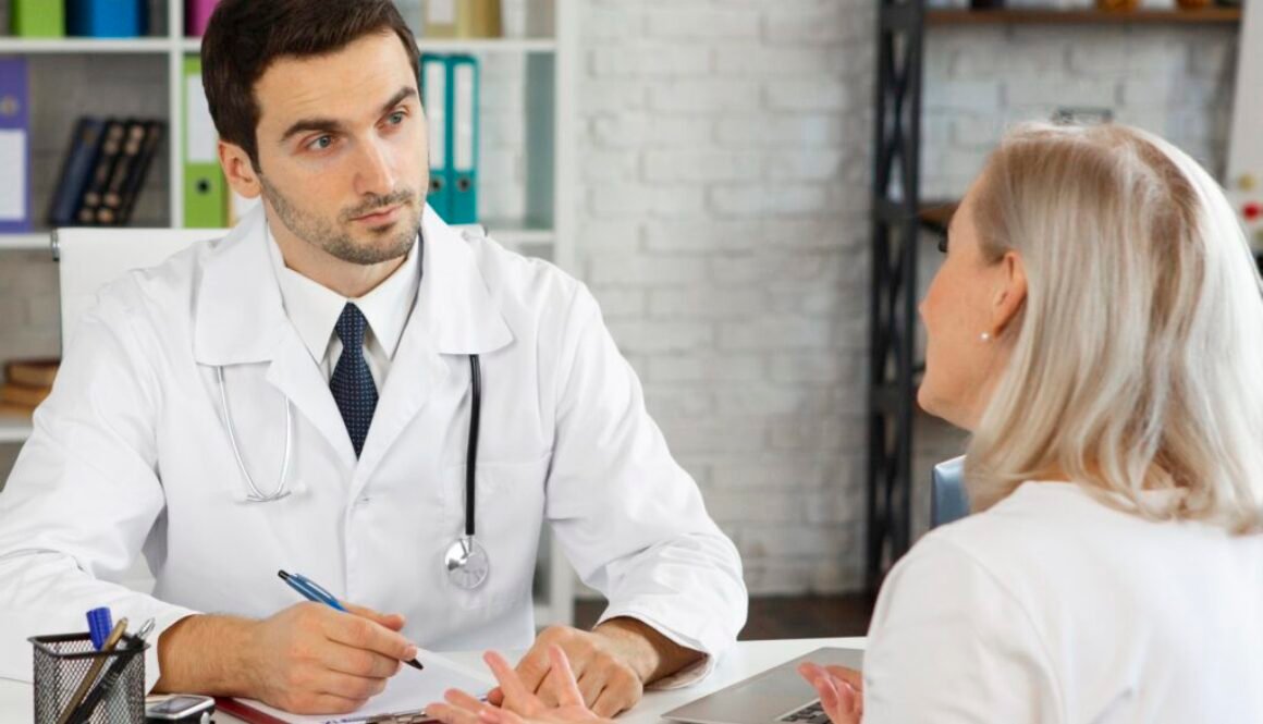 medium-shot-doctor-talking-patient